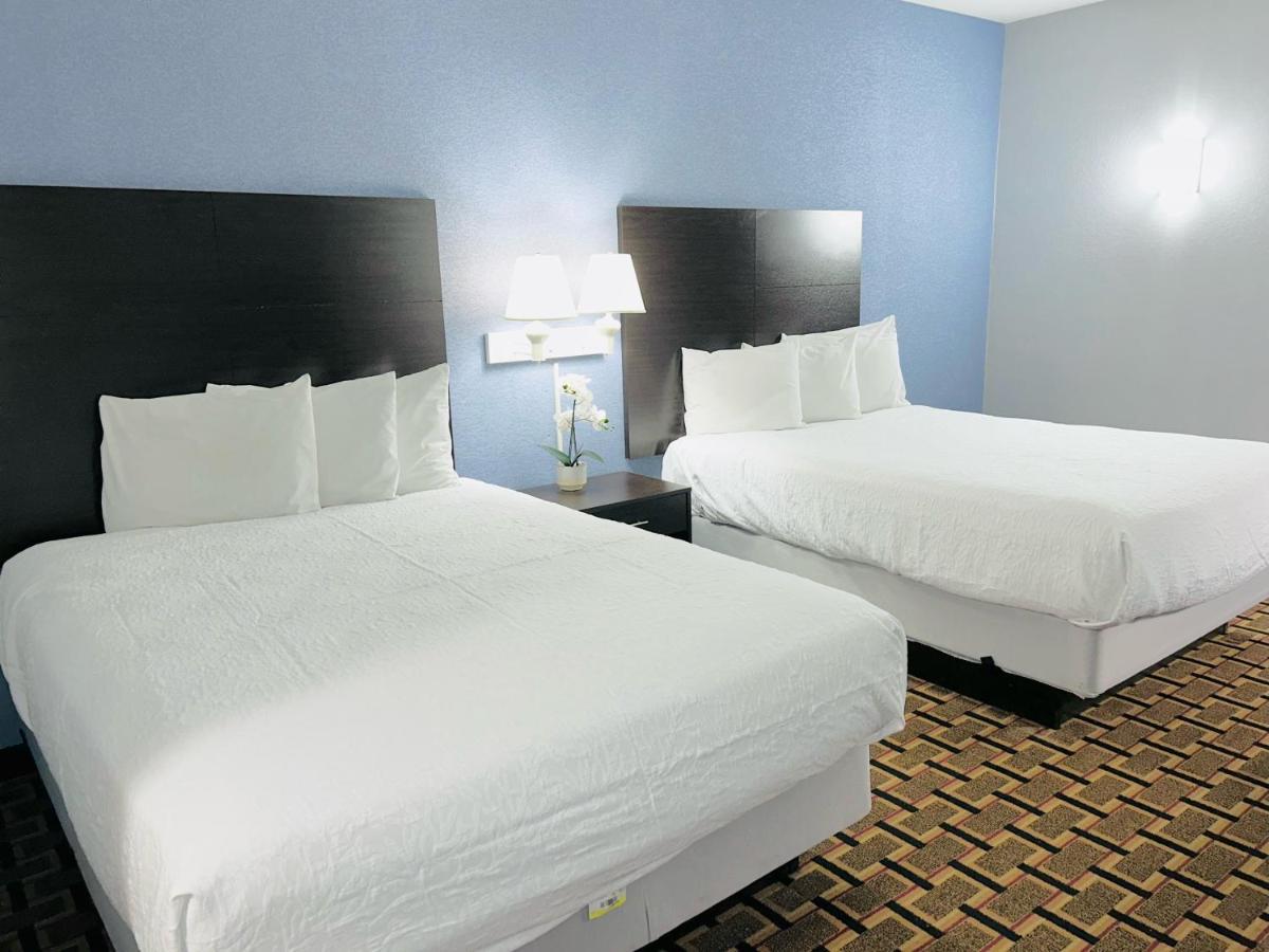 Days By Wyndham, - Richmond North 2*