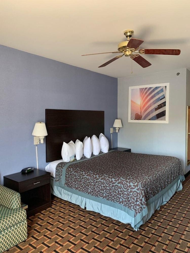 Days By Wyndham, - Richmond North Glen Allen