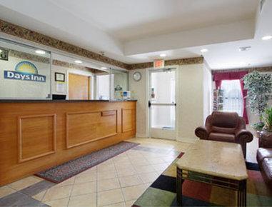 Days By Wyndham, - Richmond North Hotel