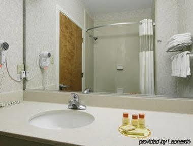 Days By Wyndham, - Richmond North Glen Allen